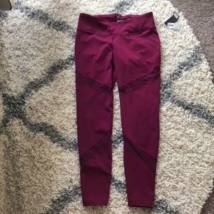 NWT OLD NAVY MESH INSERT LEGGINGS SIZE L